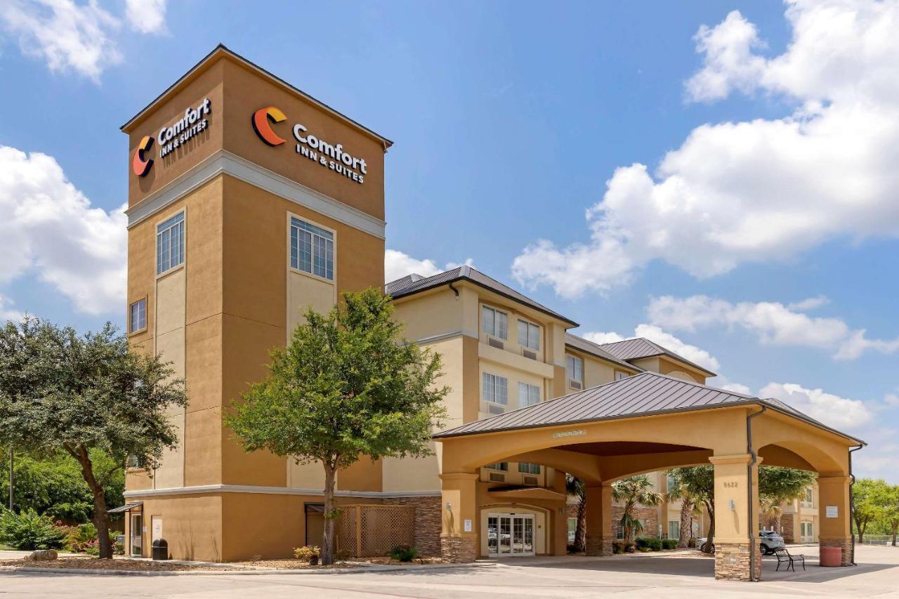 Comfort Inn & Suites Near Six Flags & Medical Center San Antonio Bagian luar foto