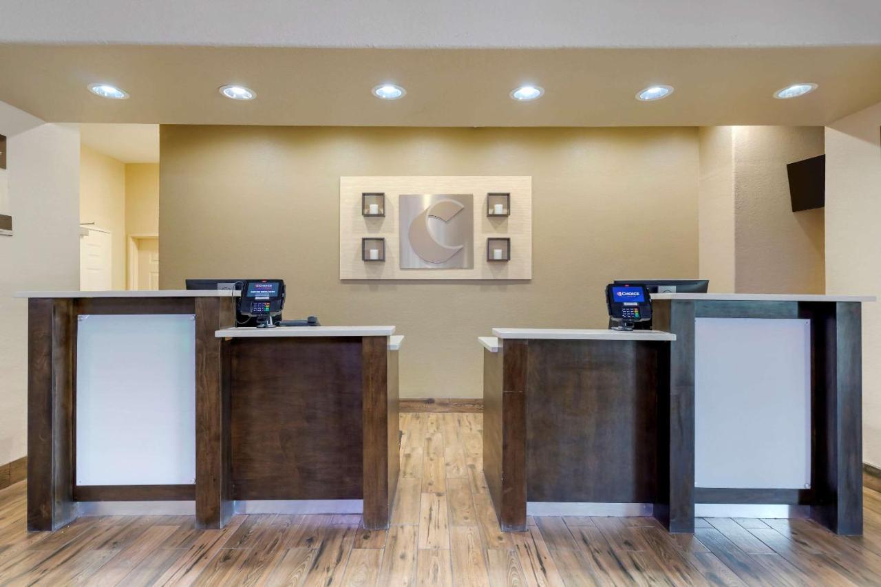 Comfort Inn & Suites Near Six Flags & Medical Center San Antonio Bagian luar foto