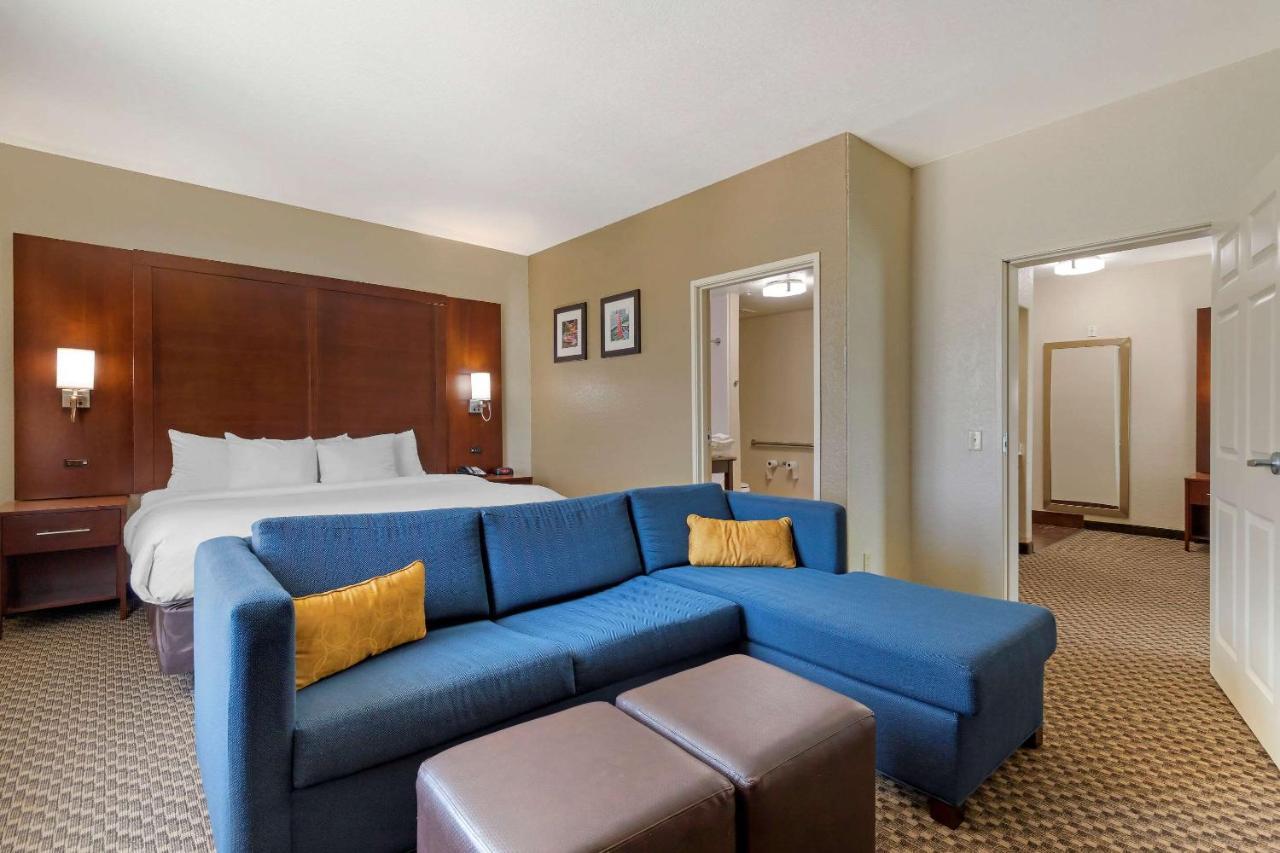 Comfort Inn & Suites Near Six Flags & Medical Center San Antonio Bagian luar foto