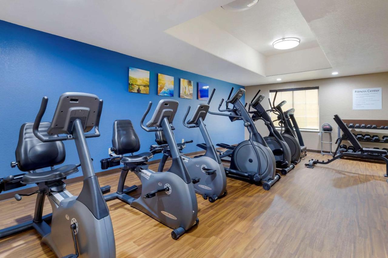 Comfort Inn & Suites Near Six Flags & Medical Center San Antonio Bagian luar foto