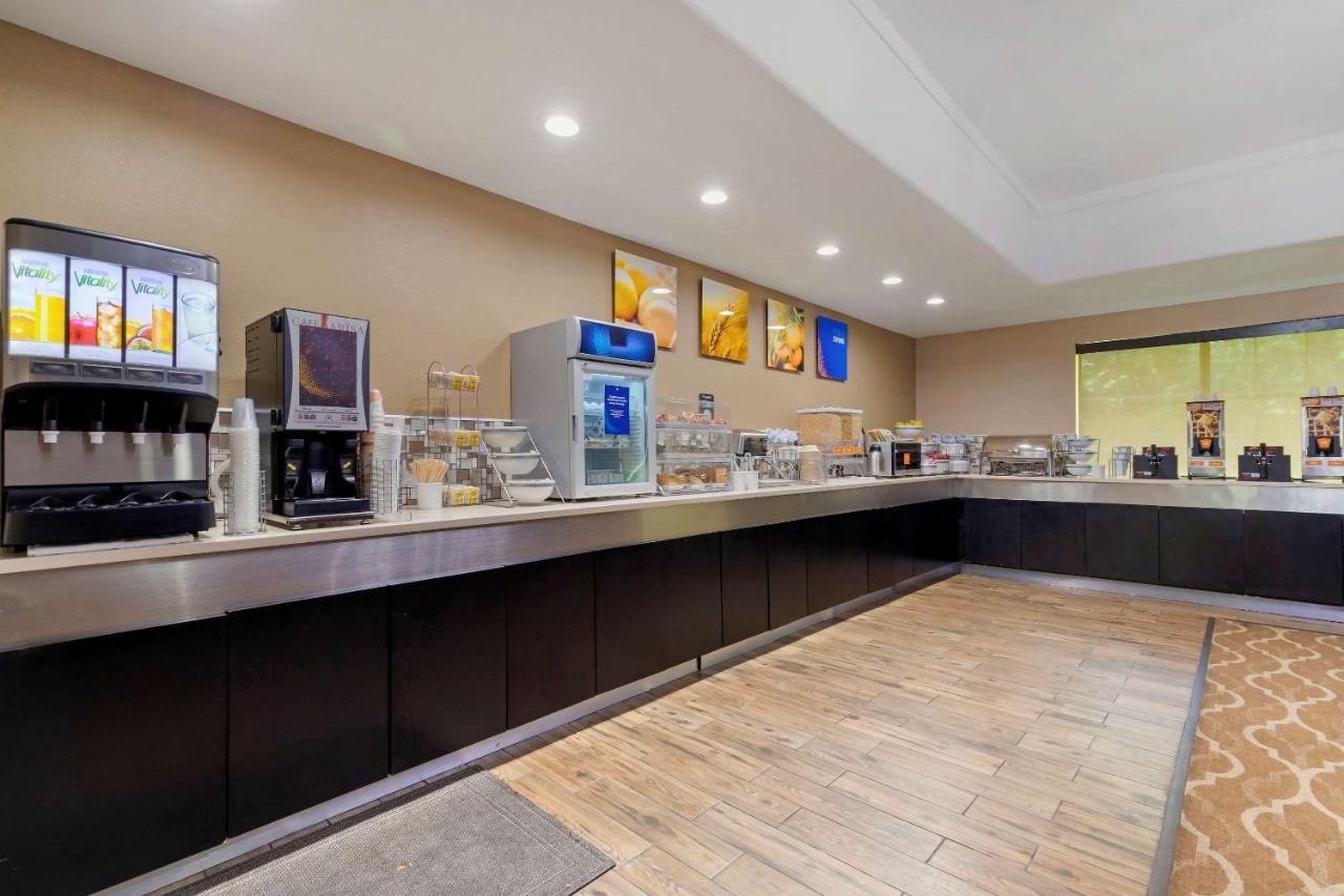 Comfort Inn & Suites Near Six Flags & Medical Center San Antonio Bagian luar foto