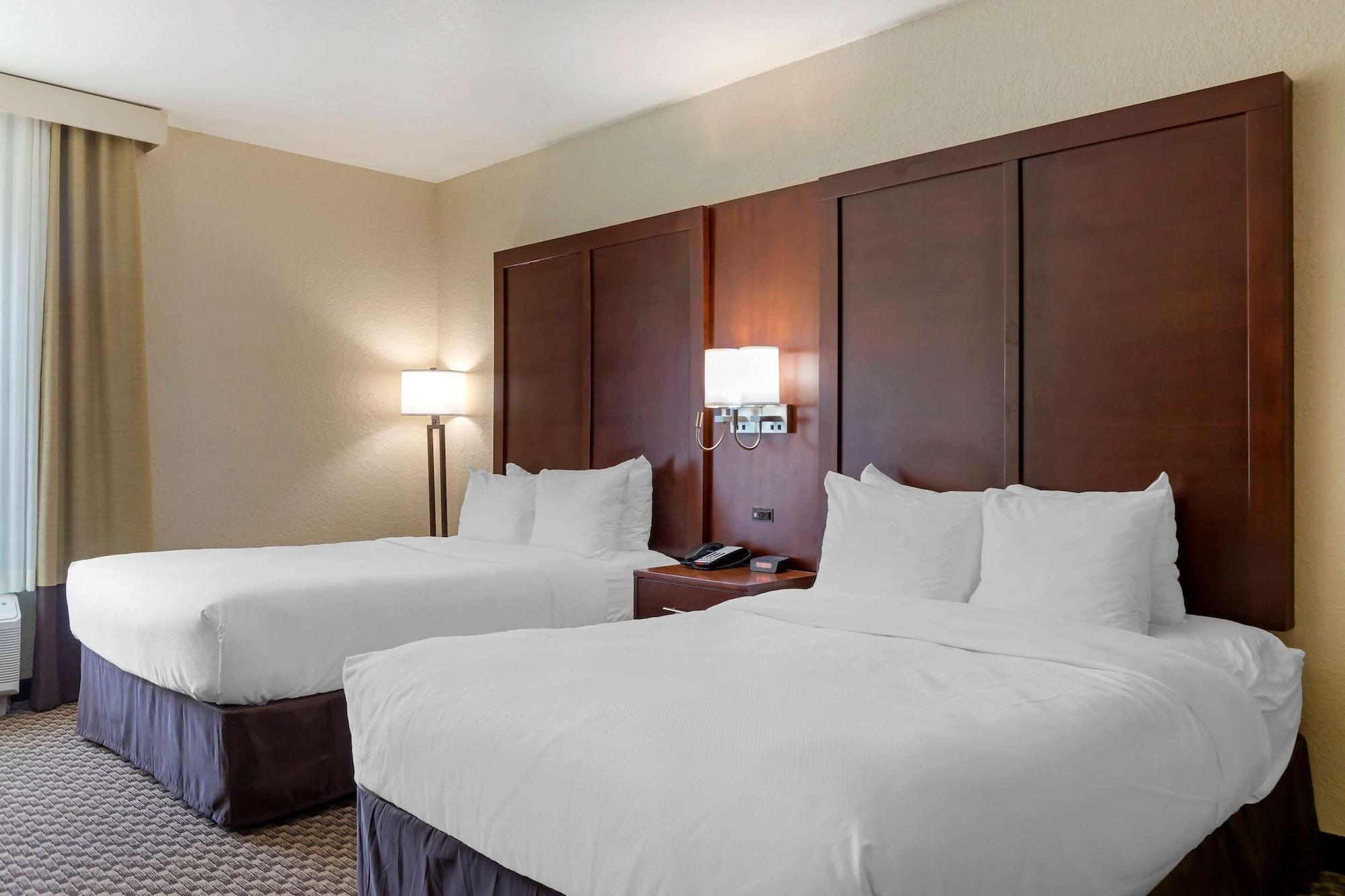 Comfort Inn & Suites Near Six Flags & Medical Center San Antonio Bagian luar foto