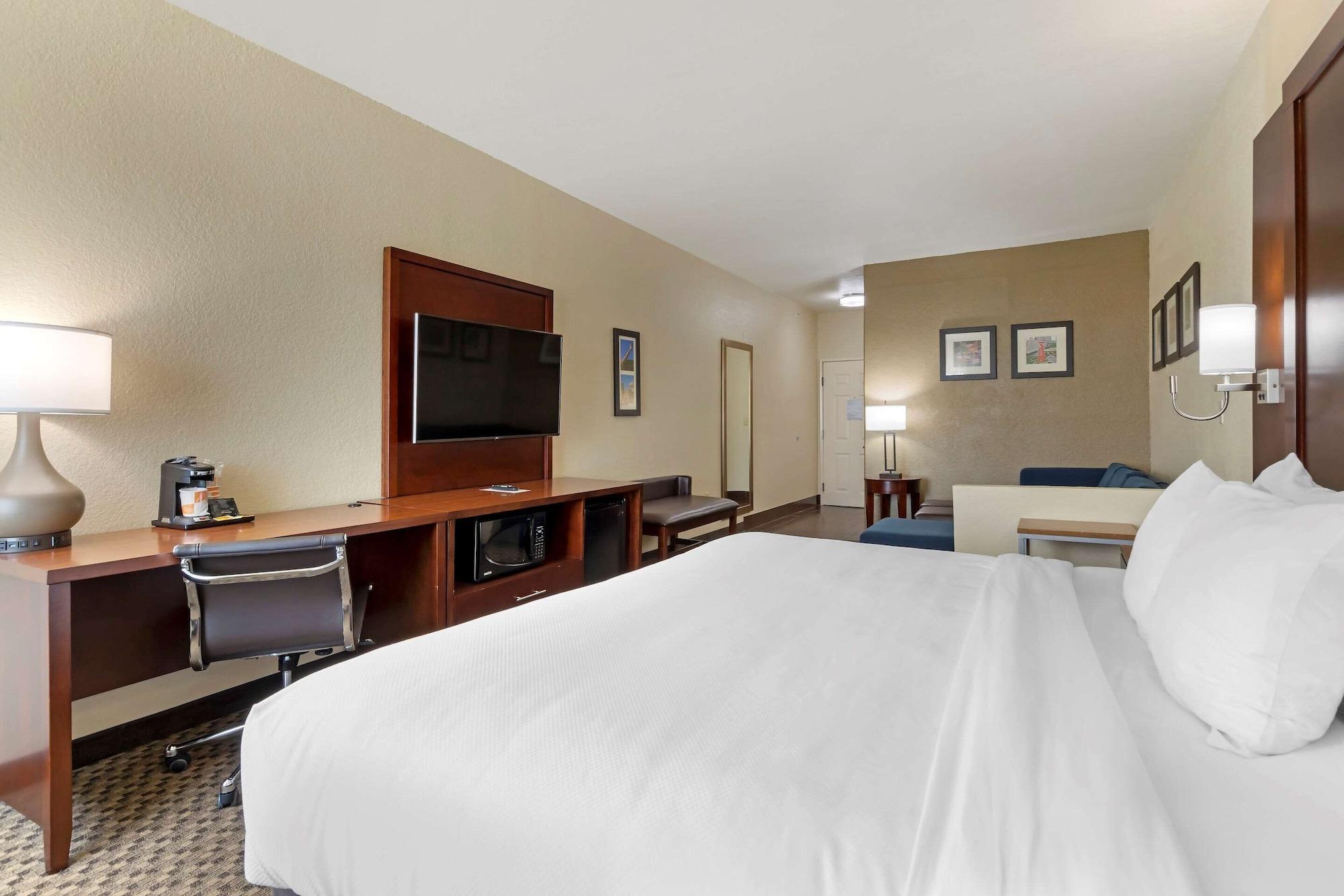 Comfort Inn & Suites Near Six Flags & Medical Center San Antonio Bagian luar foto