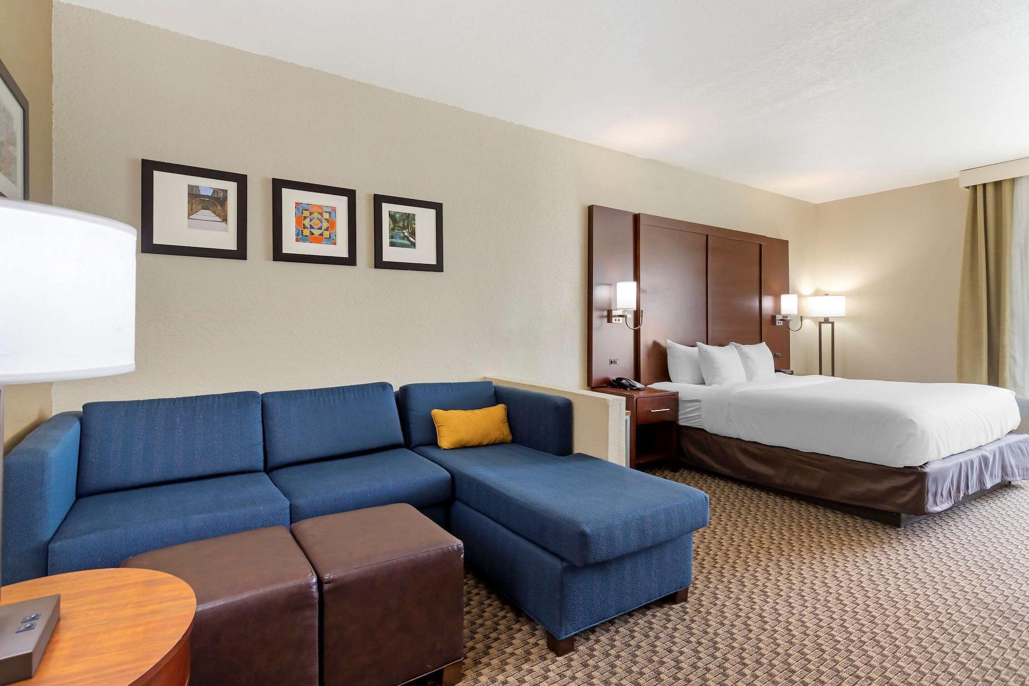 Comfort Inn & Suites Near Six Flags & Medical Center San Antonio Bagian luar foto