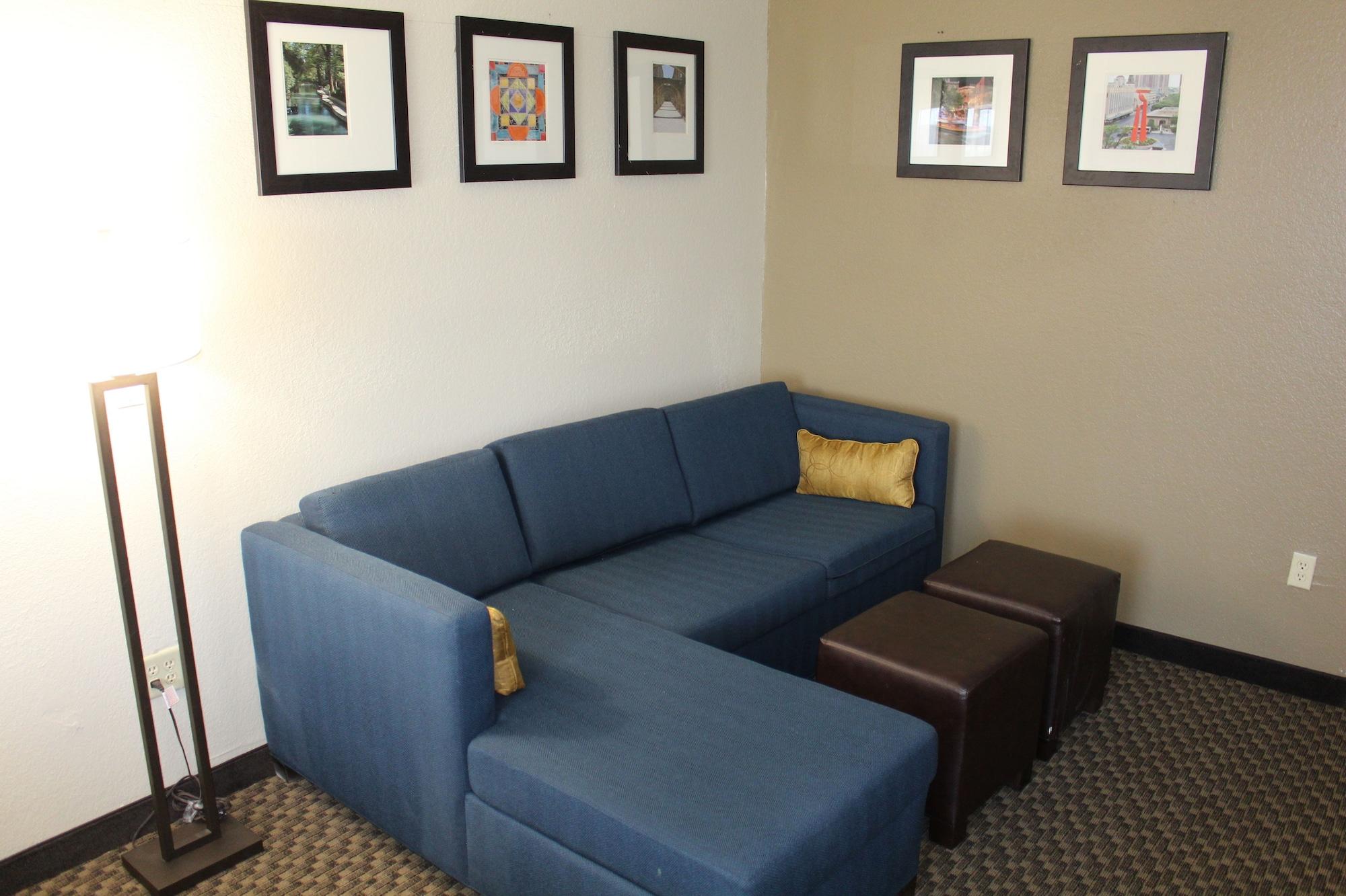 Comfort Inn & Suites Near Six Flags & Medical Center San Antonio Bagian luar foto