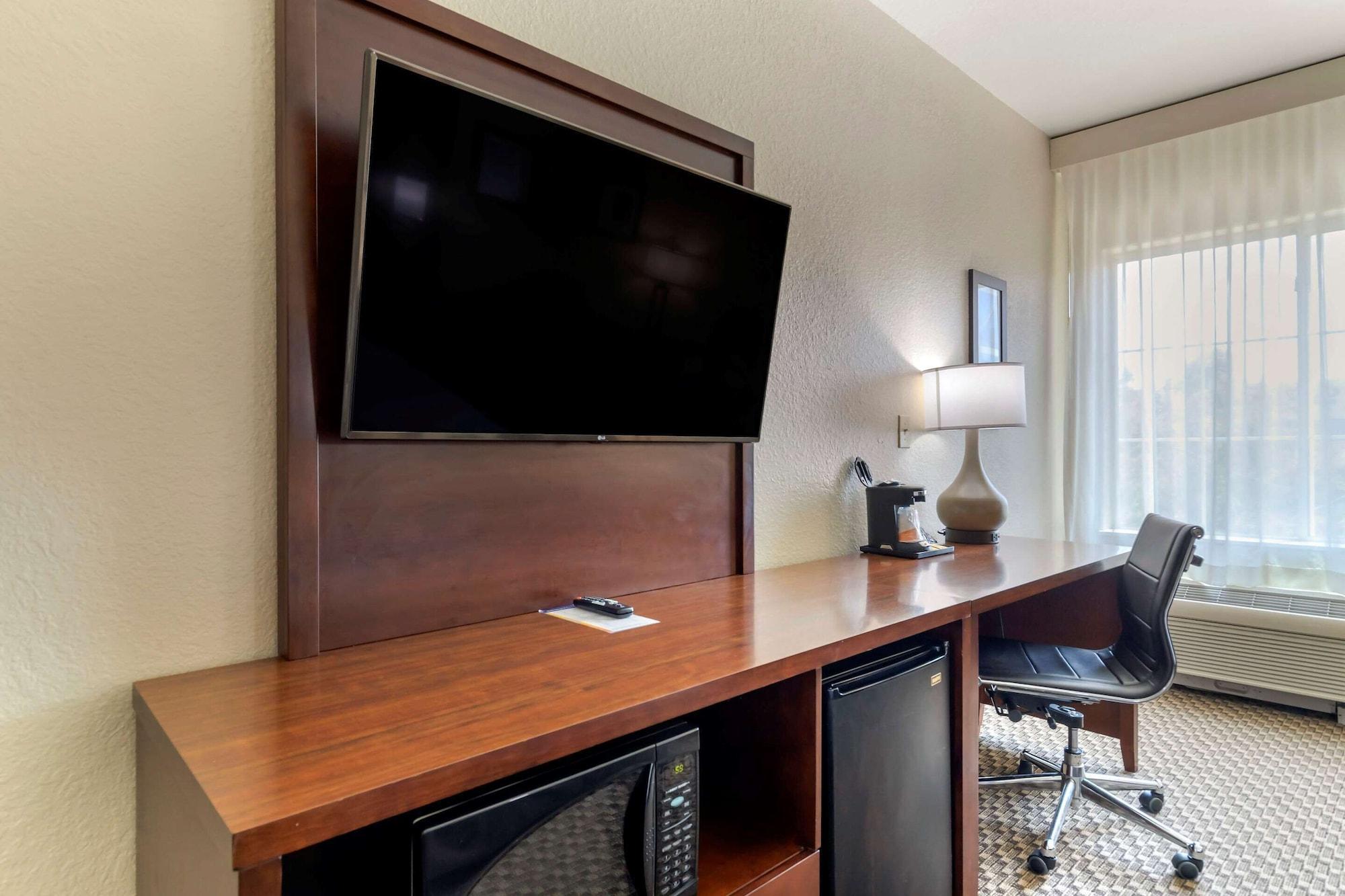 Comfort Inn & Suites Near Six Flags & Medical Center San Antonio Bagian luar foto