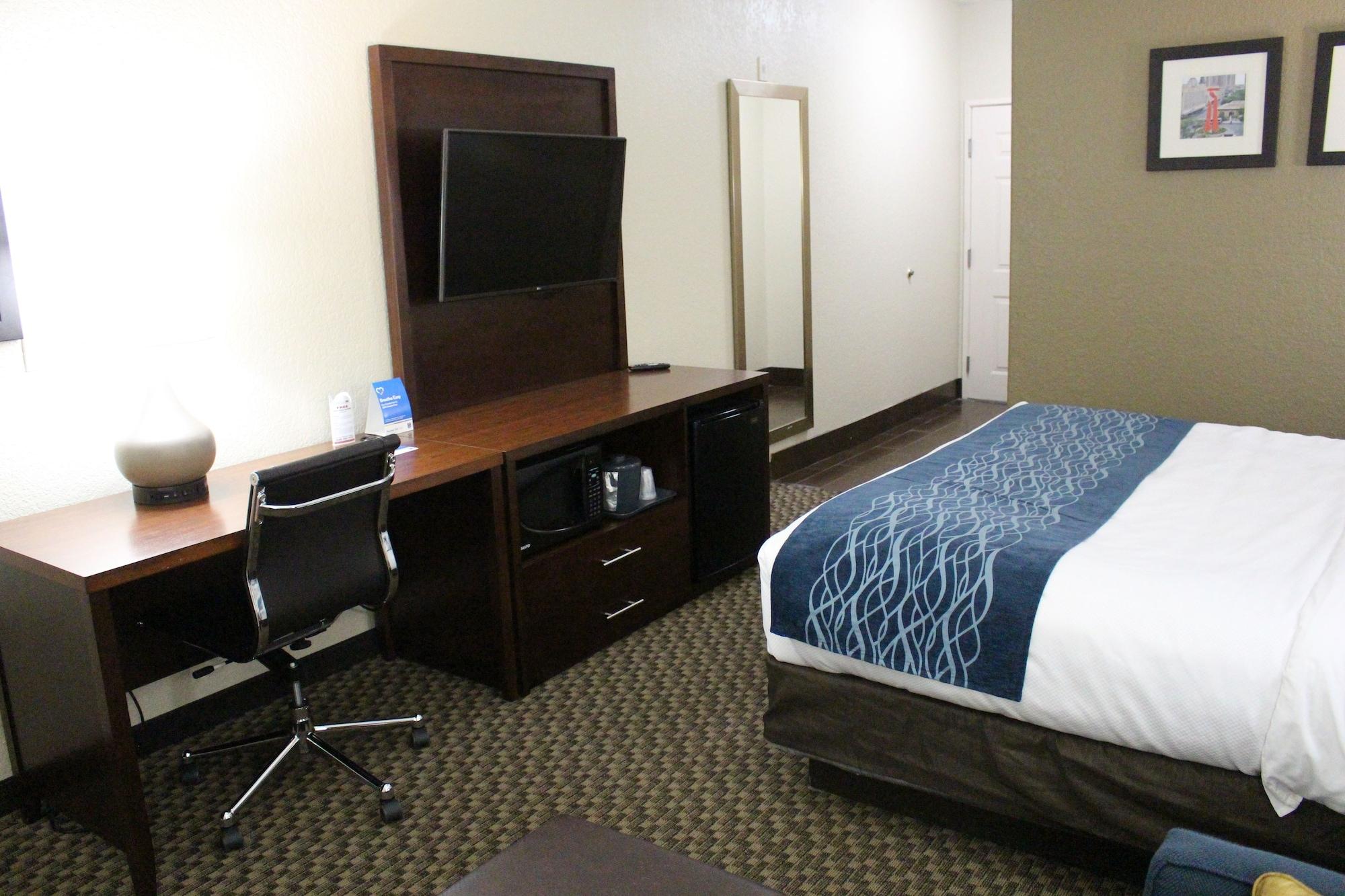 Comfort Inn & Suites Near Six Flags & Medical Center San Antonio Bagian luar foto