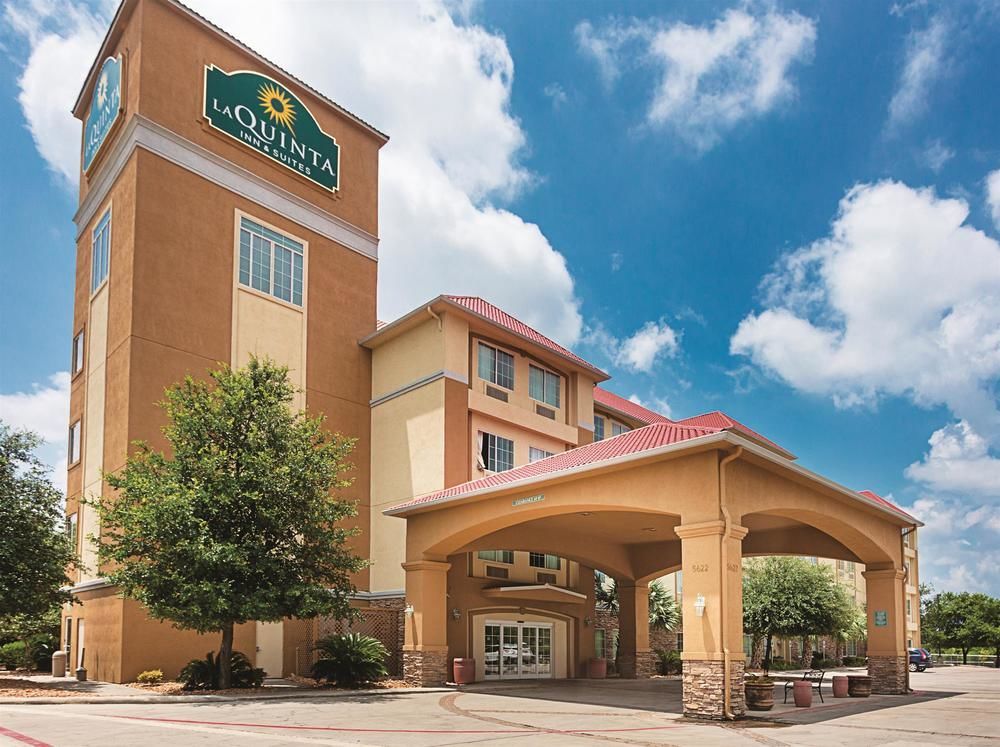 Comfort Inn & Suites Near Six Flags & Medical Center San Antonio Bagian luar foto