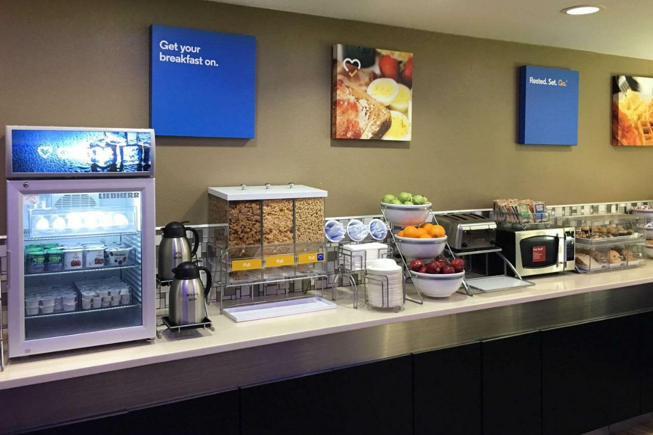Comfort Inn & Suites Near Six Flags & Medical Center San Antonio Bagian luar foto