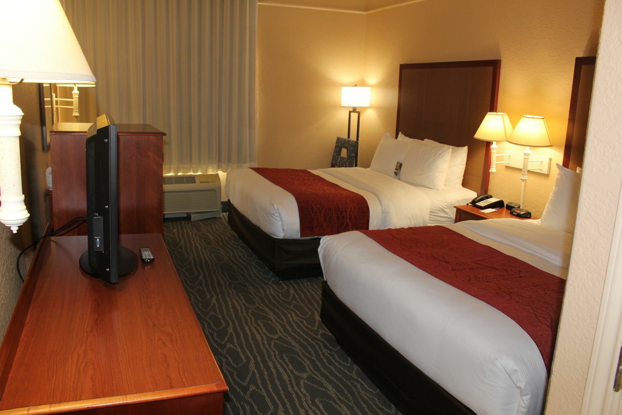 Comfort Inn & Suites Near Six Flags & Medical Center San Antonio Bagian luar foto