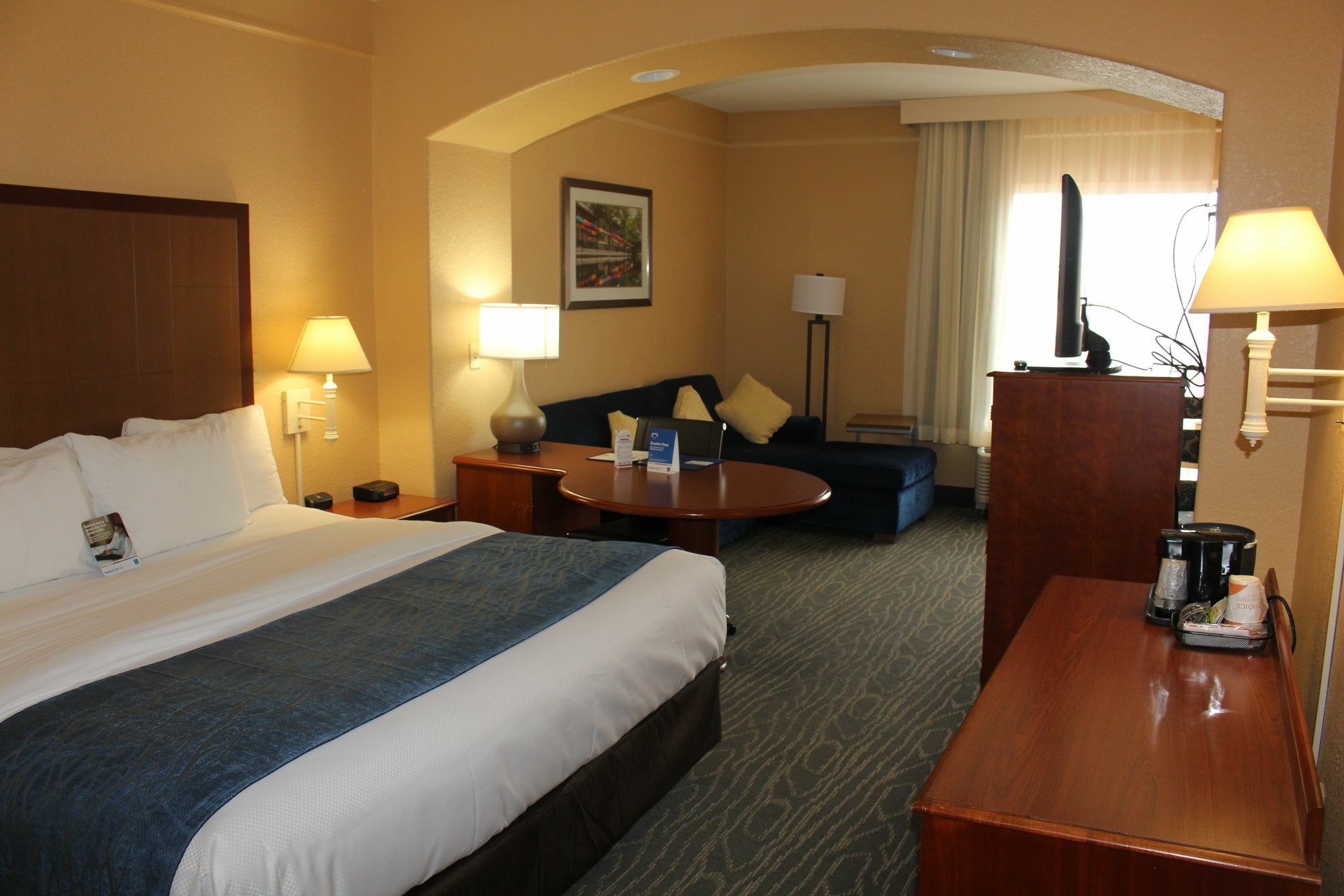 Comfort Inn & Suites Near Six Flags & Medical Center San Antonio Bagian luar foto