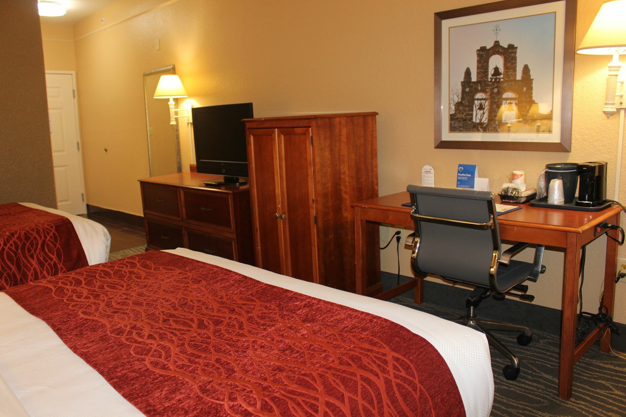 Comfort Inn & Suites Near Six Flags & Medical Center San Antonio Bagian luar foto