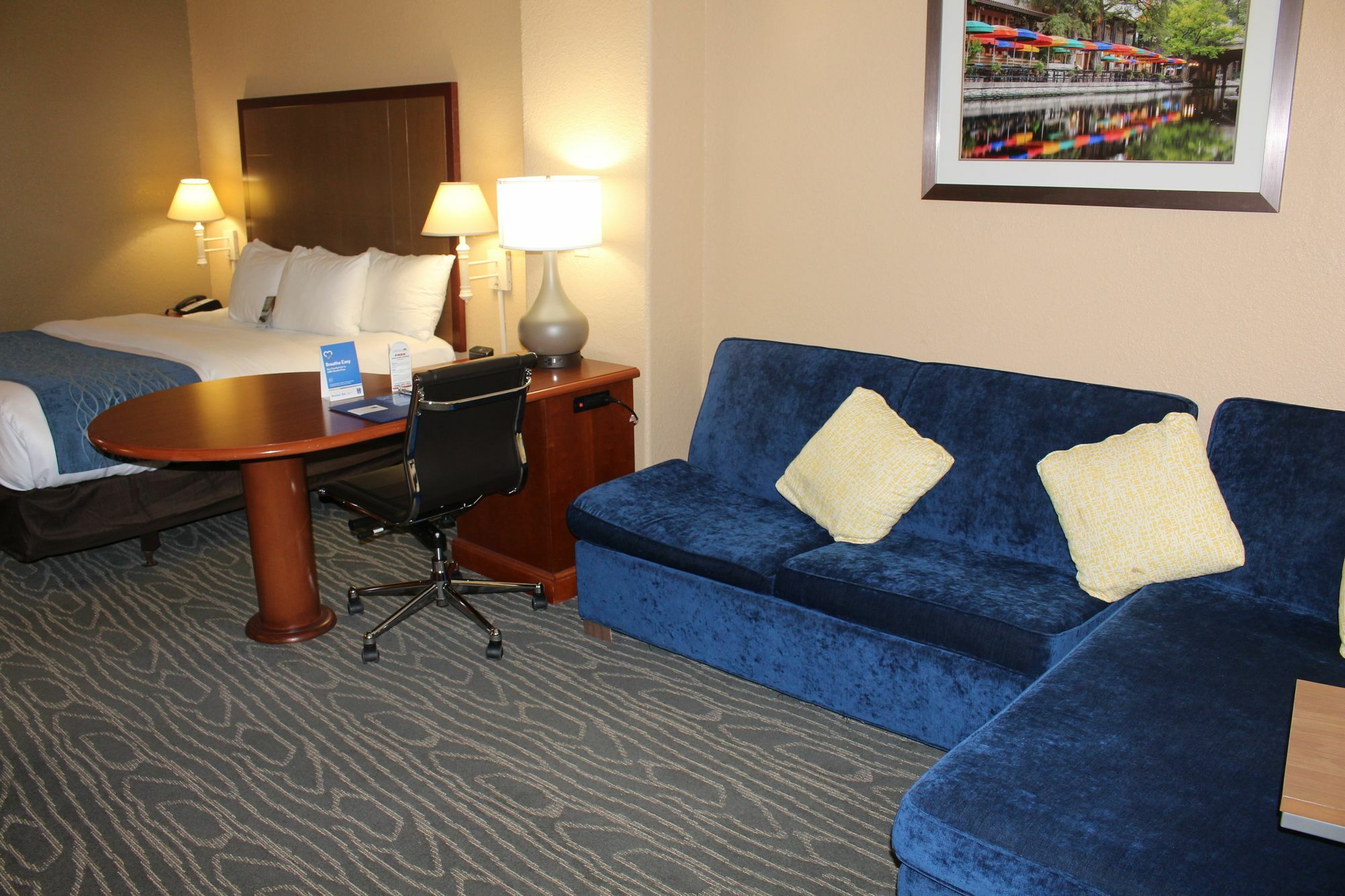 Comfort Inn & Suites Near Six Flags & Medical Center San Antonio Bagian luar foto